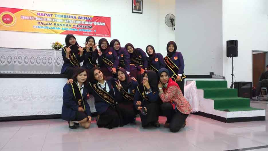 wisuda-mahasiswa-stie-abi-surabaya wisuda-mahasiswa-stie-abi-surabaya