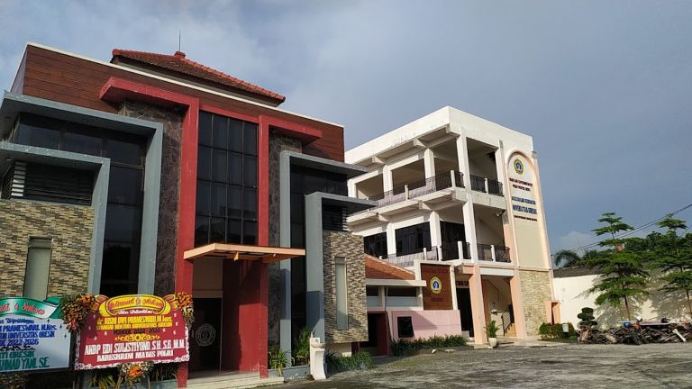 Universitas Gresik Universitas Gresik
